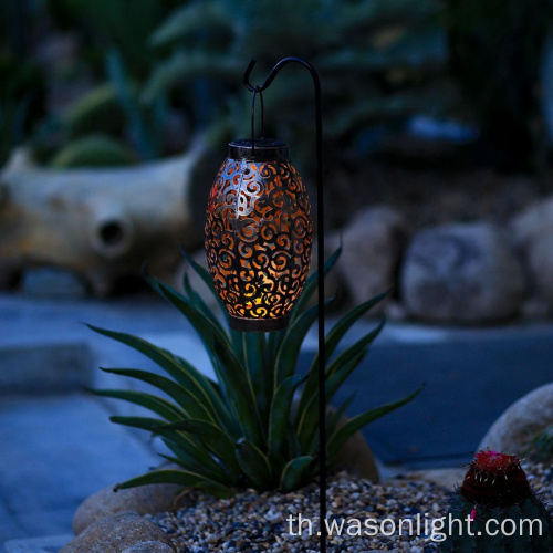 Retro Metal Waterproof Patio ลานบ้านตกแต่ง LED Table Solar Light Outdoor Hanging Garden Lantern พร้อมที่จับ